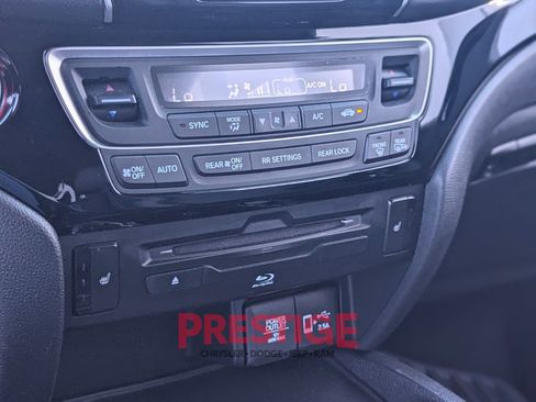 Used 2019 Honda Pilot Touring image 24