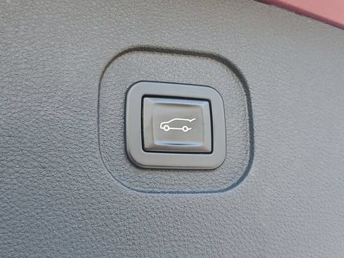 Certified 2017 Chevrolet Equinox Premier w/ Enhanced Convenience Package FWD image 8