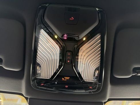 Certified 2024 BMW X6 xDrive40i w/ Executive Package image 28