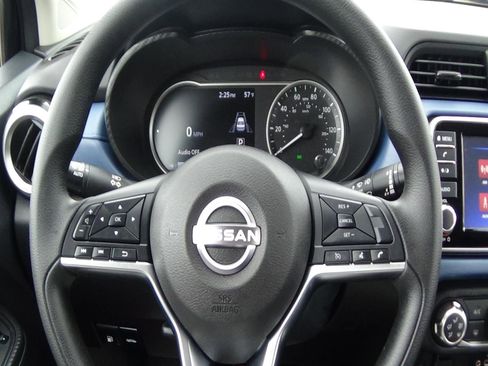 Used 2025 Nissan Versa SV FWD image 18