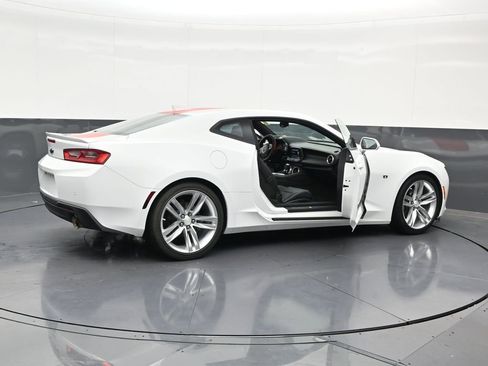 Used 2016 Chevrolet Camaro LT RWD image 31