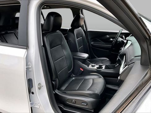 Used 2023 GMC Terrain SLT w/ Elevation Edition FWD image 9