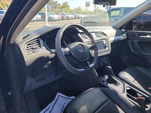 Used 2020 Volkswagen Tiguan S image 10