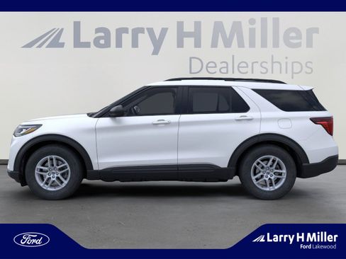 New 2026 Ford Explorer Active image 3
