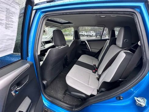 Used 2017 Toyota RAV4 XLE AWD/4WD image 11
