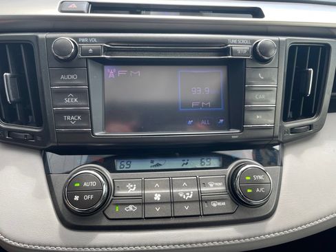 Used 2013 Toyota RAV4 XLE AWD/4WD image 21