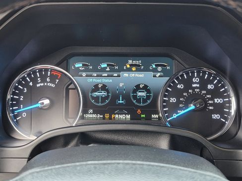 Used 2018 Ford Expedition Platinum RWD image 38