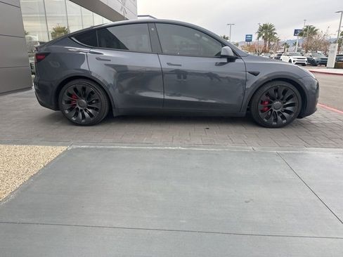 Used 2022 Tesla Model Y Performance image 4