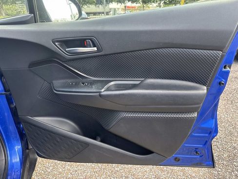Used 2018 Toyota C-HR XLE FWD image 15