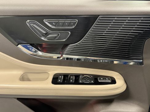 Used 2020 Lincoln Corsair FWD w/ Convenience Package image 18