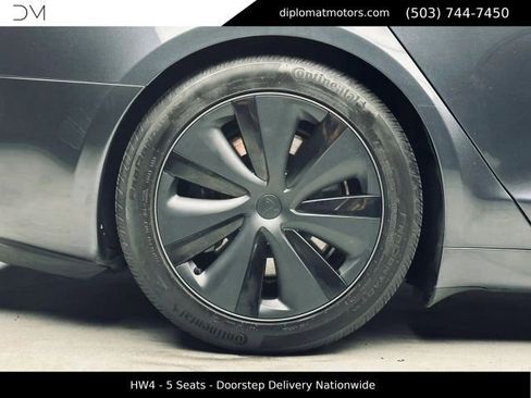 Used 2025 Tesla Model S AWD/4WD image 37