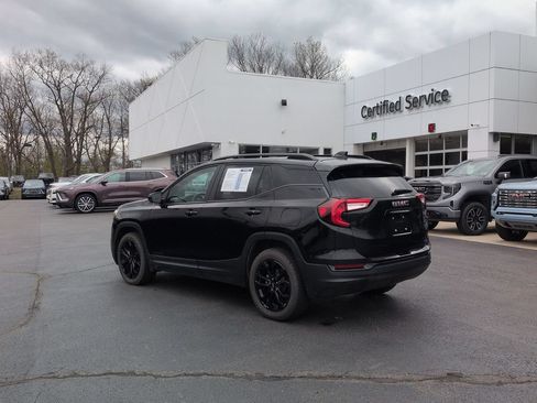 Used 2022 GMC Terrain SLE w/ Driver Convenience Package AWD/4WD image 7