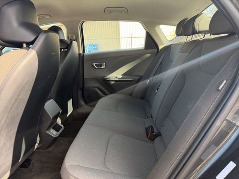 Used 2025 Kia K4 LXS image 24