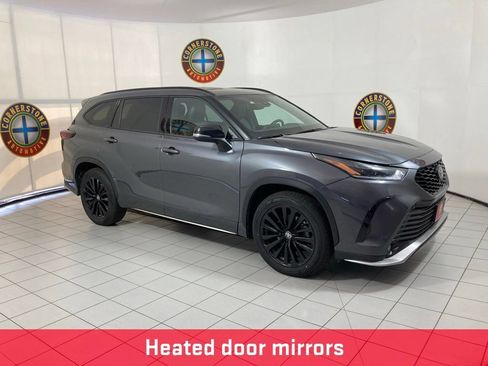 Used 2025 Toyota Highlander XSE AWD/4WD image 18