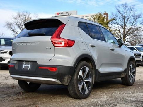 Used 2025 Volvo XC40 B5 Plus image 7