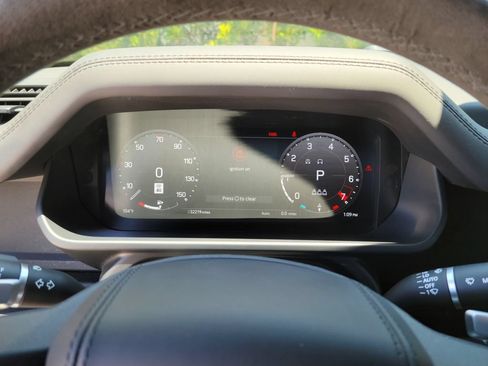 Used 2023 Land Rover Defender 110 V8 AWD/4WD image 19