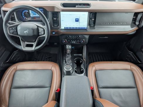 Used 2024 Ford Bronco Outer Banks image 5