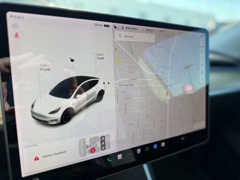 Used 2020 Tesla Model Y Long Range image 32