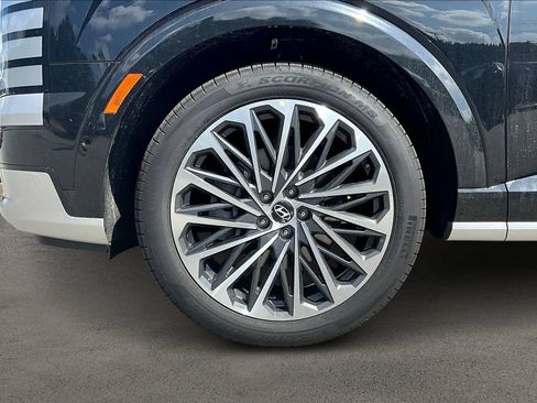 Certified 2026 Hyundai Palisade Calligraphy FWD image 12