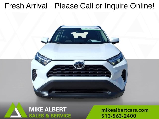 Used 2025 Toyota RAV4 XLE AWD/4WD image 2