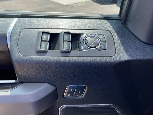 Used 2018 Ford F150 Platinum w/ Equipment Group 701A Luxury AWD/4WD image 12