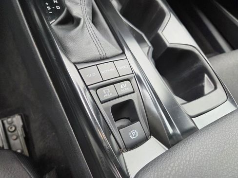 Used 2025 Toyota Camry LE image 8