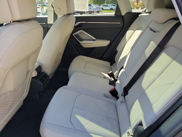 Used 2020 Audi Q3 2.0T Premium w/ Convenience Package AWD/4WD image 24