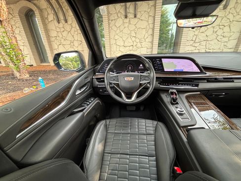 Used 2024 Cadillac Escalade Premium Luxury Platinum AWD/4WD image 48