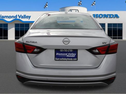 Used 2023 Nissan Altima 2.5 SV image 5