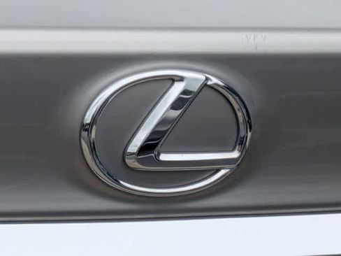 Used 2016 Lexus ES 350 w/ Luxury Package w/Wood Trim FWD image 11
