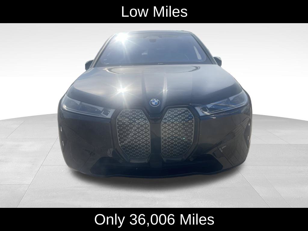 Used 2024 BMW iX xDrive50 w/ Sport Package AWD/4WD image 2