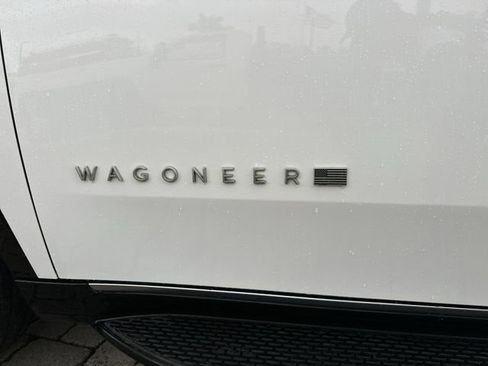 Used 2024 Jeep Wagoneer L Series II w/ Flexible Seating Group AWD/4WD image 36