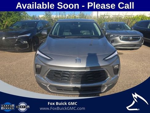 Used 2024 Buick Encore GX Preferred w/ Comfort Package FWD image 2