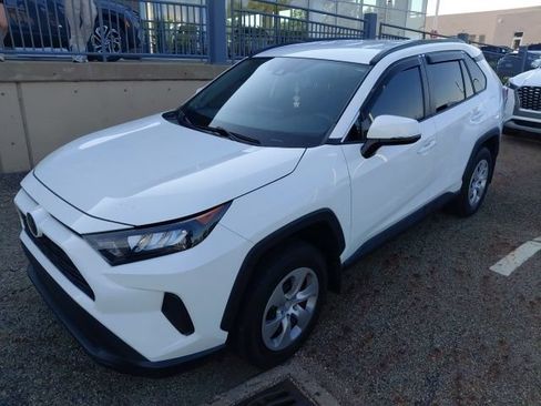 Used 2020 Toyota RAV4 LE w/ All Weather Liner Package AWD/4WD image 4