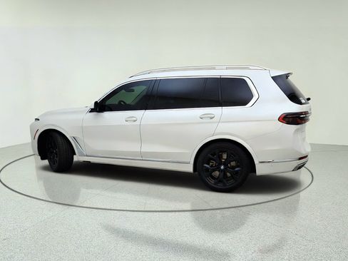 Used 2023 BMW X7 xDrive40i AWD/4WD image 13