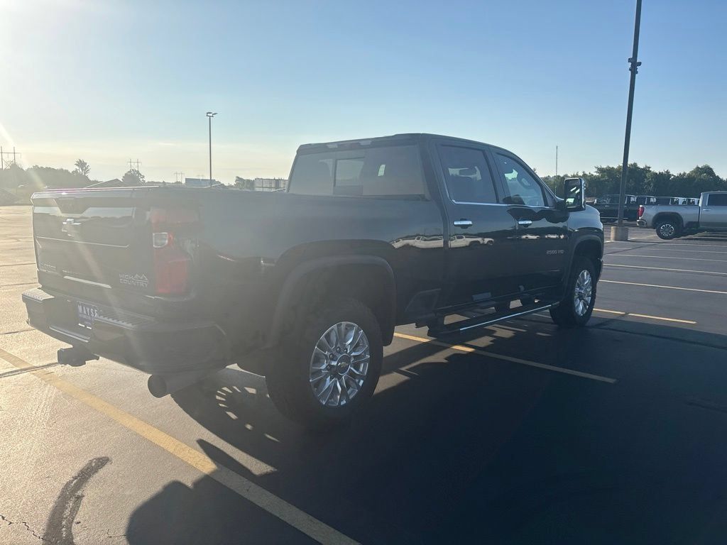 Used 2022 Chevrolet Silverado 2500 High Country AWD/4WD image 11