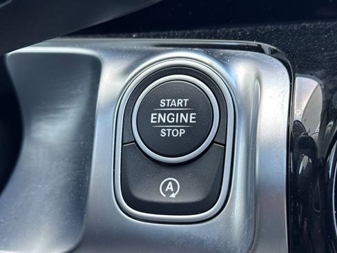 Used 2023 Mercedes-Benz GLB 250 4MATIC image 16