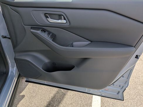 New 2026 Nissan Rogue SV FWD image 31