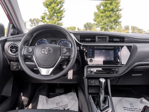Used 2019 Toyota Corolla LE FWD image 15