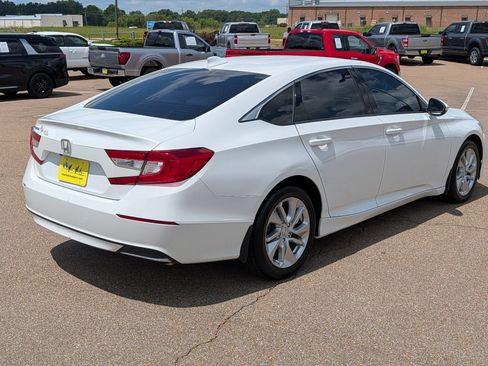 Used 2018 Honda Accord LX image 5