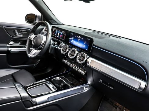 Certified 2025 Mercedes-Benz GLB 250 image 17