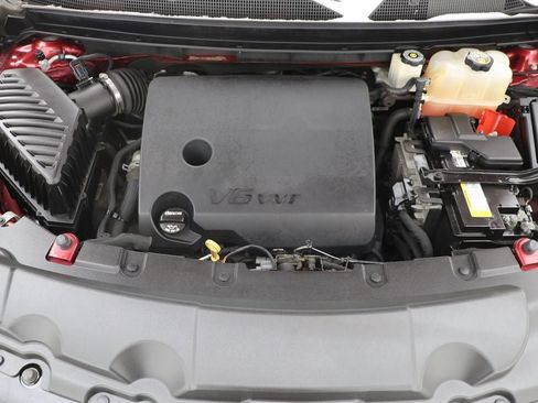 Used 2020 Chevrolet Traverse LT image 28