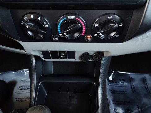 Used 2015 Toyota Tacoma 2WD Access Cab image 4