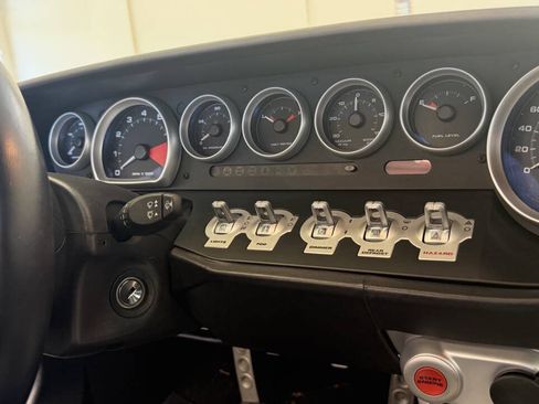 Used 2006 Ford GT RWD image 37