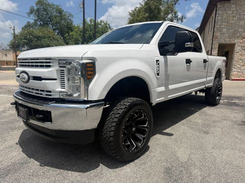 Used 2019 Ford F250 XL w/ Power Equipment Group AWD/4WD image 1