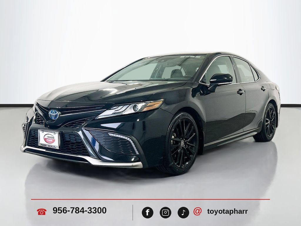 Used 2024 Toyota Camry XSE w/ Cold Weather Package FWD image 2