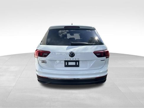 Used 2024 Volkswagen Tiguan SE AWD/4WD image 6