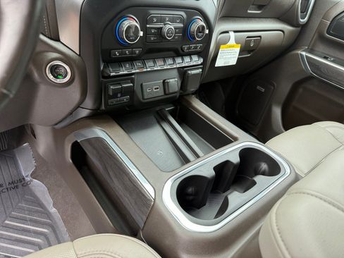 Used 2020 Chevrolet Silverado 2500 LTZ AWD/4WD image 13