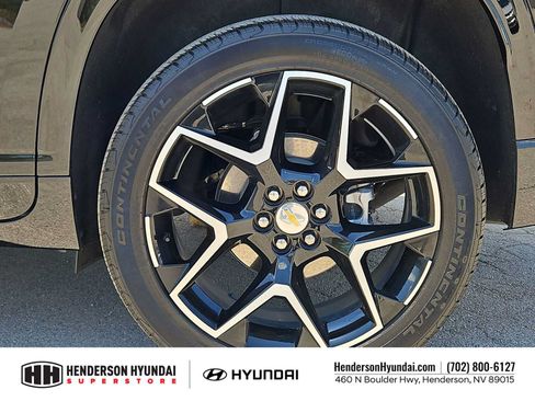 Used 2025 Chevrolet Traverse High Country FWD image 13