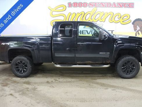 Used 2011 Chevrolet Silverado 2500 LT w/ Interior Plus Package AWD/4WD image 1